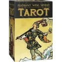 Tarot Radiant Wise Spirit | El Tarot Radiant Wise Spirit es una nueva edición de una de las barajas de tarot más populares del mundo. Conserva los trazos originales de 1909, pero con nuevos y ricos colores que ofrecen una experiencia de lectura de tarot más completa y precisa. Las cartas sin bordes permiten una inmersión total en ellas. Con 78 cartas que representan los arcanos mayores y menores del tarot, esta baraja es ideal para cualquier persona interesada en la lectura del tarot. Fácil de usar y de interpretar, es perfecta para principiantes y lectores experimentados que buscan conectarse con su intuición o ganar una perspectiva más profunda de la vida. | Tienda Esotérica Changó